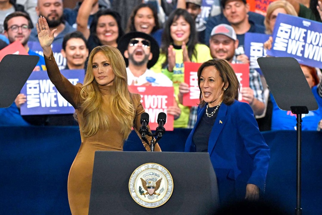 JLo aprovechó mitin de Kamala Harris para instar a latinos y mujeres a votar en contra de Donald Trump