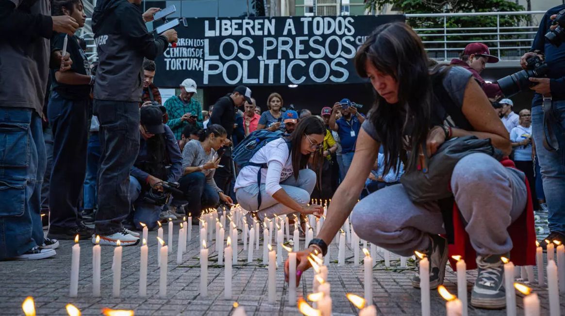 Familiares denuncian retrasos en las excarcelaciones de presos políticos (VIDEO)