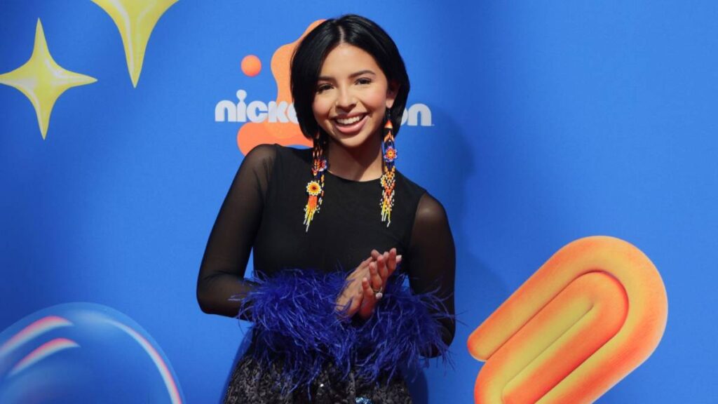 Ángela Aguilar fue abucheada durante la entrega de los Kids Choice Awards (Videos)