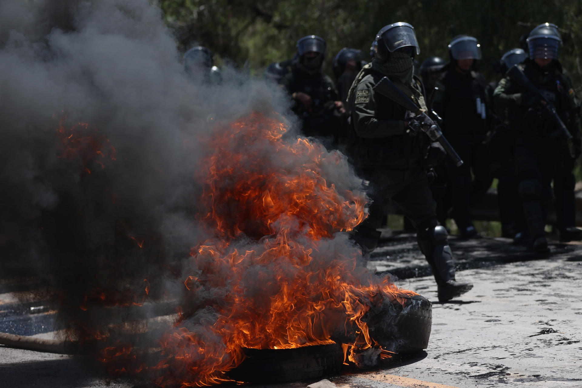 Seguidores radicalizados de Evo Morales tomaron a militares bolivianos como rehenes (VIDEO)