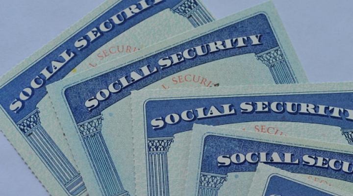 Seguro Social de EEUU ofrece cheque de estímulo para migrantes que cumplan con estos requisitos