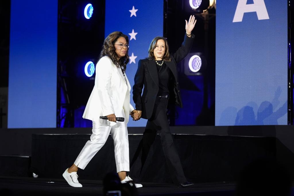 La campaña de Kamala Harris terminó con una deuda millonaria