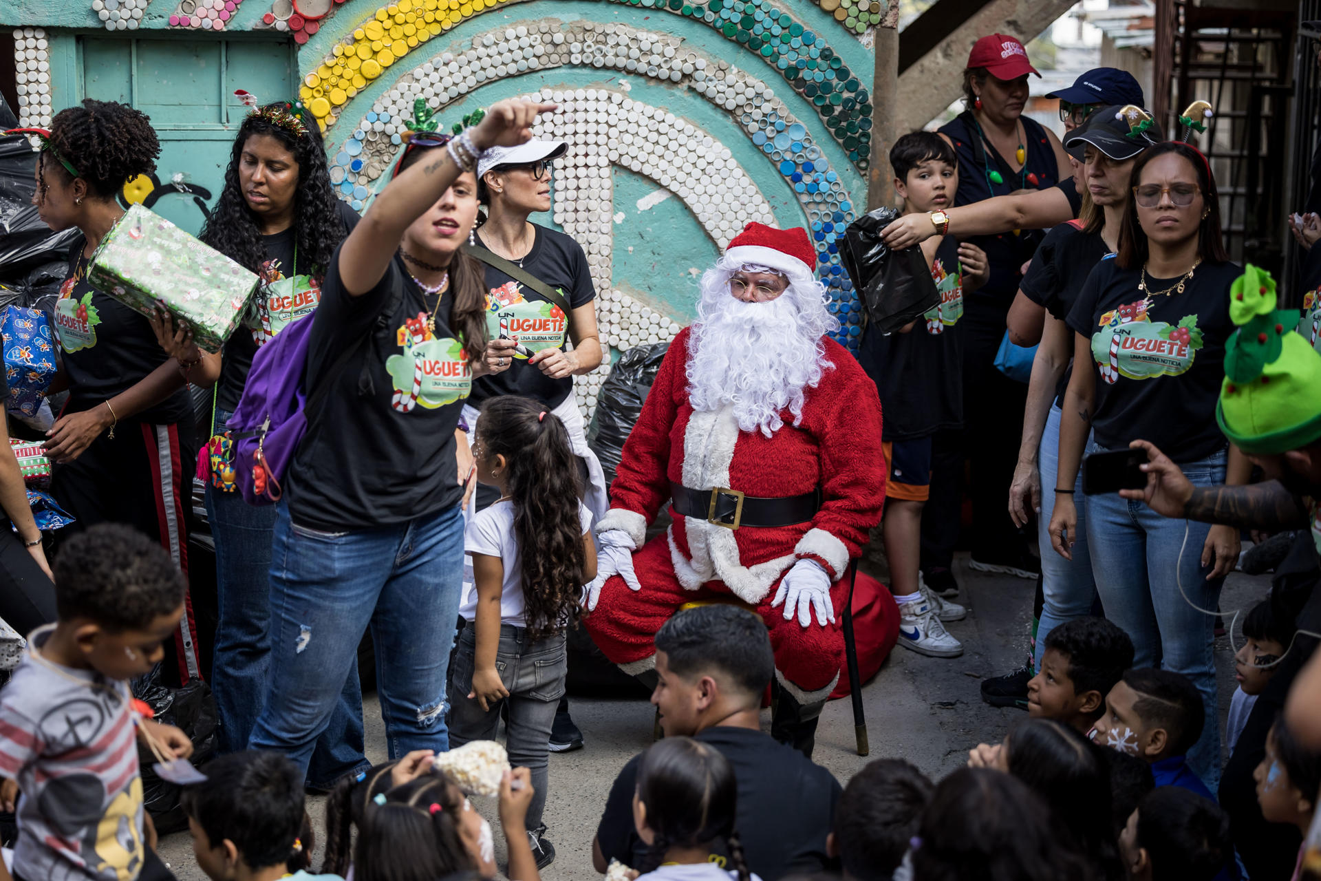 Por séptimo año consecutivo, más de 800 niños recibieron regalos en Venezuela (Fotos)