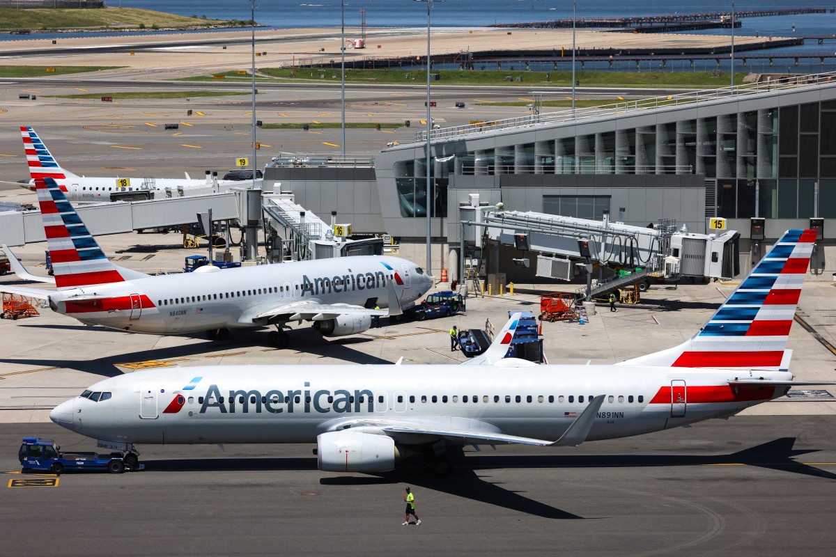 American Airlines retoma vuelos en EEUU tras breve suspensión