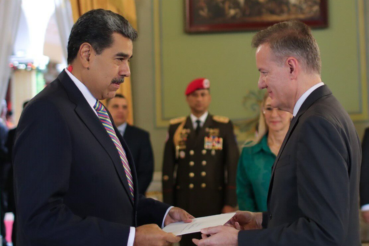 Nicolás Maduro recibió las cartas credenciales del nuevo embajador español, Álvaro Albacete