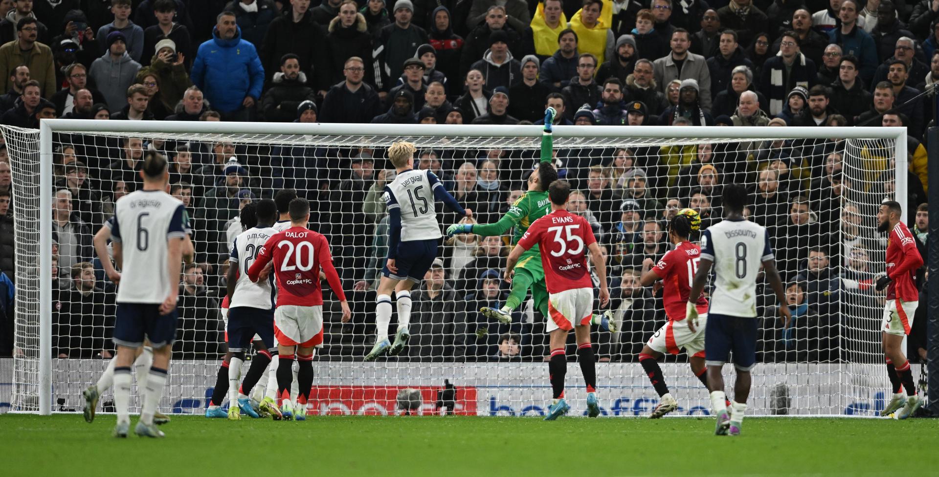 Tottenham evitó otra remontada épica del Manchester United en la Copa de la Liga