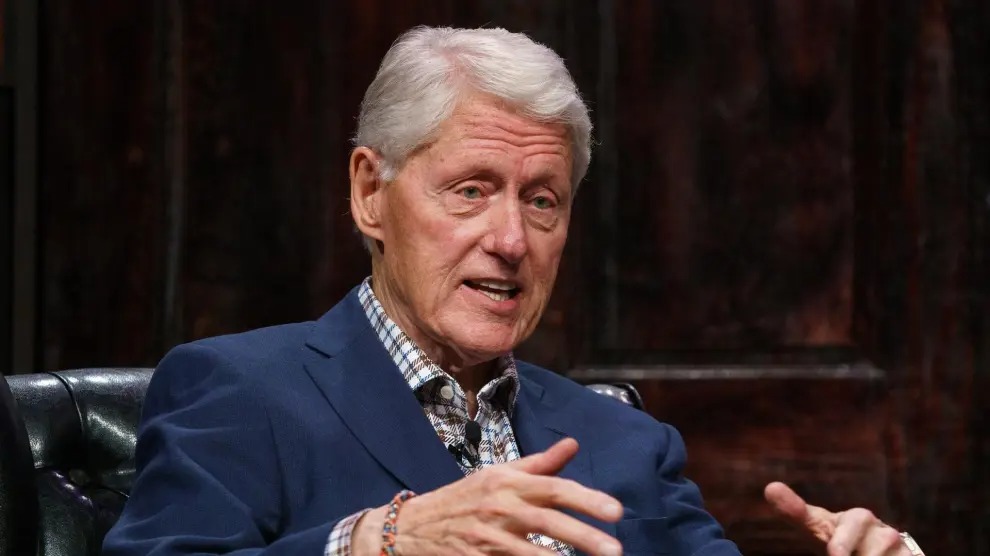 Expresidente Bill Clinton recibió alta hospitalaria tras ingresar por problema de salud