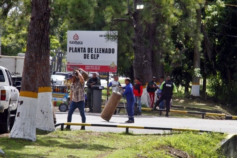 A pocos días de la Navidad, persisten fallas en distribución de gas doméstico en Maturín