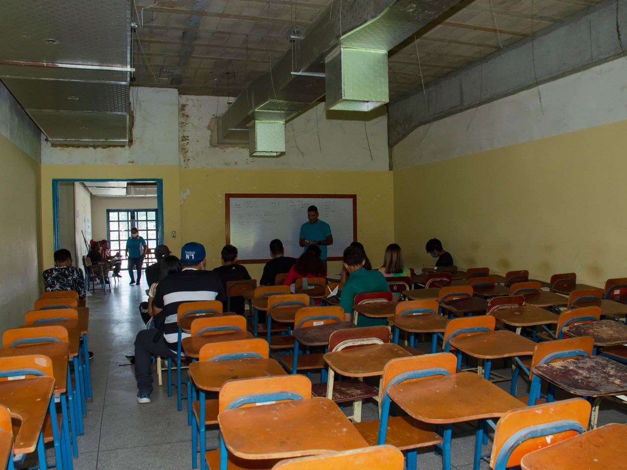 Día del profesor universitario: la cruda realidad de los educadores en Venezuela