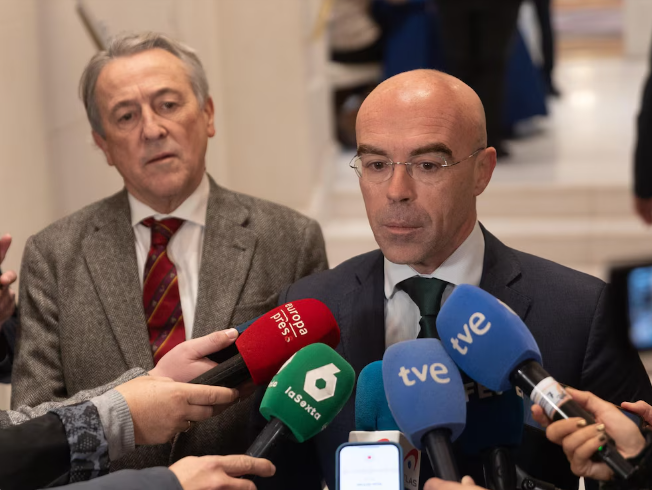 Vox acusó a Pedro Sánchez de usar el reconocimiento de asilo a Edmundo González para blanquear su posición