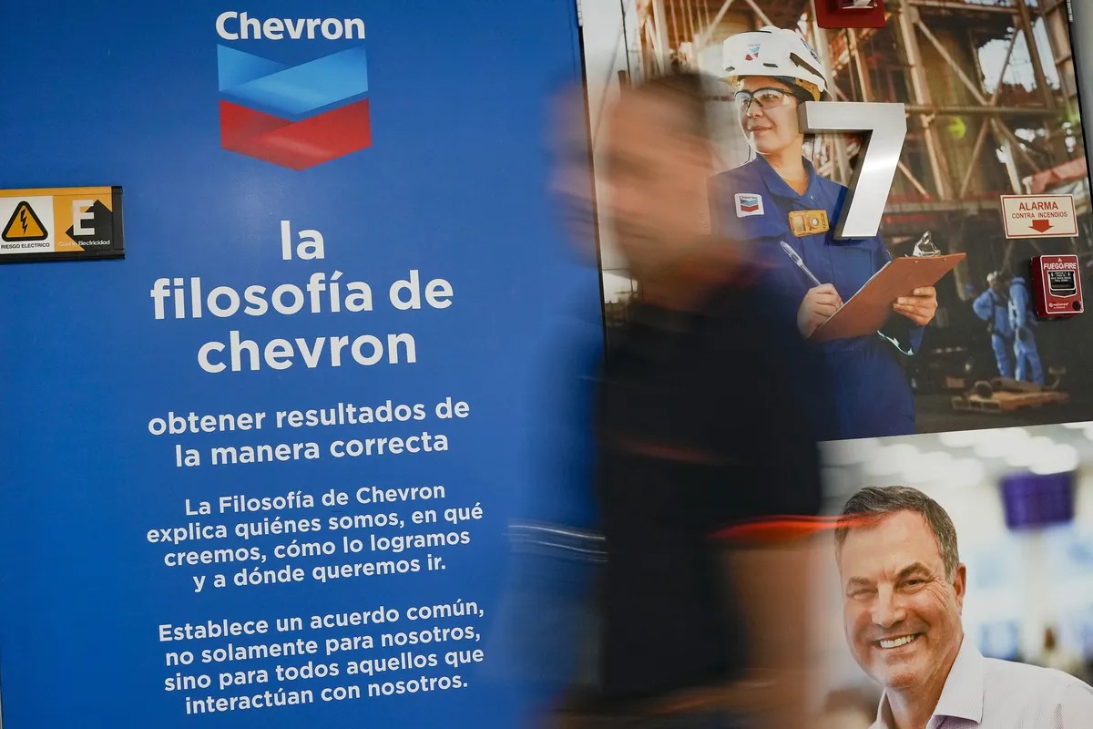 Chevron violó las sanciones en Venezuela… ¿error o gui$o?